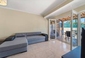 Albufeira – 2+1-bedroom villa with outdoor space and parking