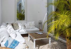 Olhão – 3 bedroom restored architectural residence with private courtyard