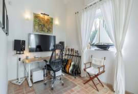 Olhão – 3 bedroom restored architectural residence with private courtyard