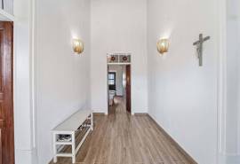 Boliqueime – Quinta-style villa with pool and guest apartments