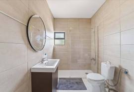 Boliqueime – Quinta-style villa with pool and guest apartments