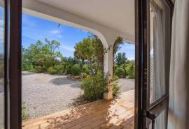 Boliqueime – Quinta-style villa with pool and guest apartments