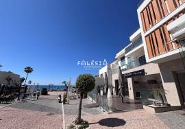 STUNNING DUPLEX WITH A 30 m² TERRACE AND STUNNING SEA VIEWS – 50 M FROM OLHOS DE ÁGUA BEACH – WITH GARAGE – VARANDAS DO MAR II