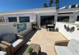 STUNNING DUPLEX WITH A 30 m² TERRACE AND STUNNING SEA VIEWS – 50 M FROM OLHOS DE ÁGUA BEACH – WITH GARAGE – VARANDAS DO MAR II