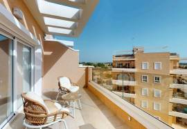 Penthouse with terrace and private solarium in Guardamar del Segura