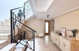Sale of semi-detached house in La Almajada-Mutxamel (Alicante)