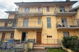 CDP4353 - Appartamento su due livelli con tre camere, terrazze e garage