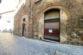 Quartiere medioevale appartamento da ristrutturare.