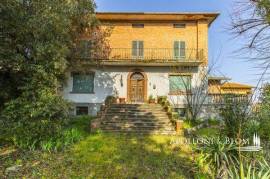 Villa with garden and garage, to renovate - Abbadia di Montepulciano