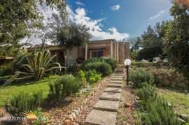Sardinia, Costa Paradiso – Three-room terraced house with double bathrooms and garden in a residence with a swimming pool