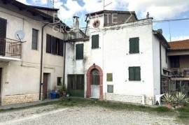 CDL3437 - Detached townhouse on three levels