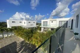 Modern 7-bedroom villa, soundproof studio, and optimal security in Mauritius.