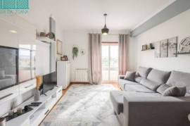 3 Bedroom Apartment with Parking Space in Esgueira