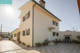 4 bedroom villa with outdoor space in Esgueira
