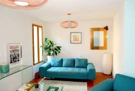 Superb Character Property With 190 M2 Of Living Space, 4 Bedrooms, 2 Bathrooms And Nice Terrace.