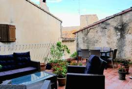 Superb Character Property With 190 M2 Of Living Space, 4 Bedrooms, 2 Bathrooms And Nice Terrace.
