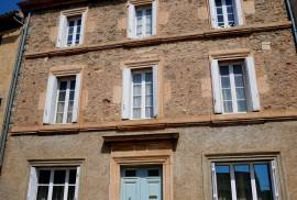 Superb Character Property With 190 M2 Of Living Space, 4 Bedrooms, 2 Bathrooms And Nice Terrace.