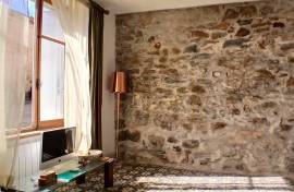 Superb Character Property With 190 M2 Of Living Space, 4 Bedrooms, 2 Bathrooms And Nice Terrace.