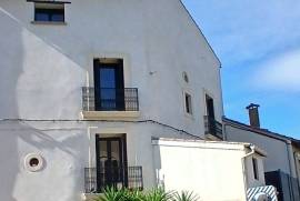 Charming Character House, Fully Renovated, With 3 Bedrooms, 2 Bathrooms, Large Garage And Private Terrace, In A Peaceful Setting