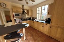 Charming, Cosy Single Storey Villa With 100 M2 Living Space, 830 M2 Garden, Large Garage And Swimming Pool.