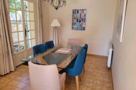 Charming, Cosy Single Storey Villa With 100 M2 Living Space, 830 M2 Garden, Large Garage And Swimming Pool.