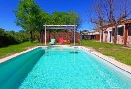 Pleasant Traditional Single Storey Villa With 4 Bedrooms On A 1512 M2 Land With Terraces And Pool.