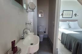Exceptional In The Heart Of The Vineyards : Experience Life In A Chateau With This Charming Flat