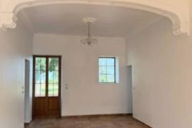 Sublime 18th Century Chateau With 3 Independent Residences And Outbuildings On A Plot Of 12061 M2 With Landscaped Park. A Must See