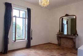 Sublime 18th Century Chateau With 3 Independent Residences And Outbuildings On A Plot Of 12061 M2 With Landscaped Park. A Must See