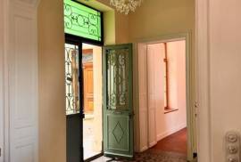 Sublime 18th Century Chateau With 3 Independent Residences And Outbuildings On A Plot Of 12061 M2 With Landscaped Park. A Must See