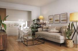 Luxury Lisbon Av Liberdade T1 + Balcony, Fully Renovated Building