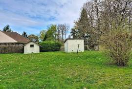 Detached House with Landscaped Garden Detached House with Landscaped Garden