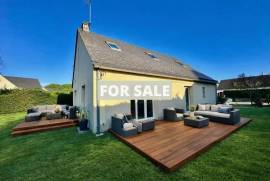 Detached House with Garden only 300m From the Beach
