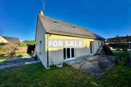 Detached House with Garden only 300m From the Beach