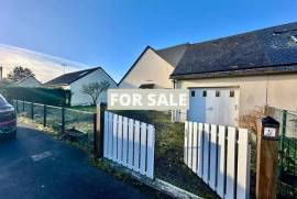 Detached House with Garden only 300m From the Beach