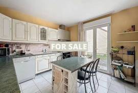 Detached House with Garden only 300m From the Beach