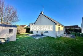 Detached House with Garden only 300m From the Beach