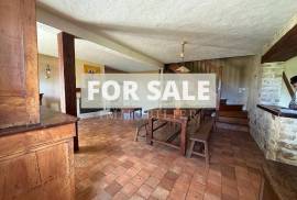 Detached Country House with Garden