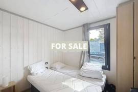 Chalet with Terrace, Garden and Swimming Pool Access