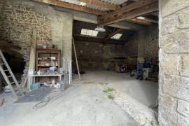 Barn to Renovate and Create a Wonderful Home