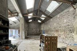 Barn to Renovate and Create a Wonderful Home