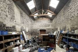 Barn to Renovate and Create a Wonderful Home