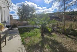 Villa with Garage and Landscaped Garden