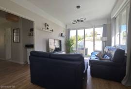 Villa with Garage and Landscaped Garden