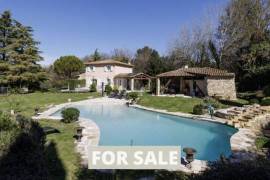 Manor House with Swimming Pool Manor House with Swimming Pool