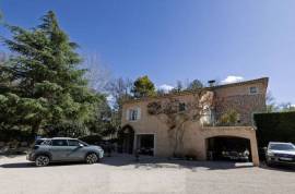 Manor House with Swimming Pool Manor House with Swimming Pool