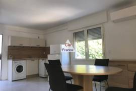 Apartment in Great Location by the Beach Apartment in Great Location by the Beach