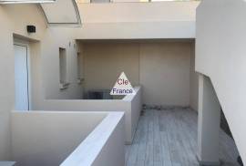Apartment in Great Location by the Beach