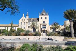 Experience Life in A Chateau in The Heart Of The Vineyards