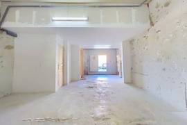 Converted Loft with Garage and Workshop